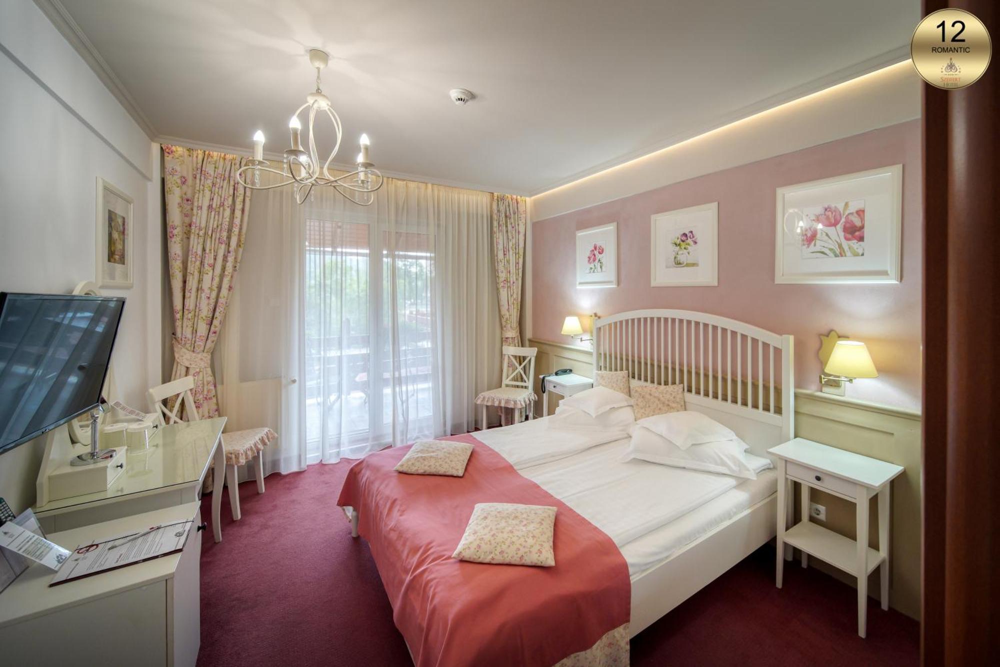 Hotel Szeifert Совата Экстерьер фото