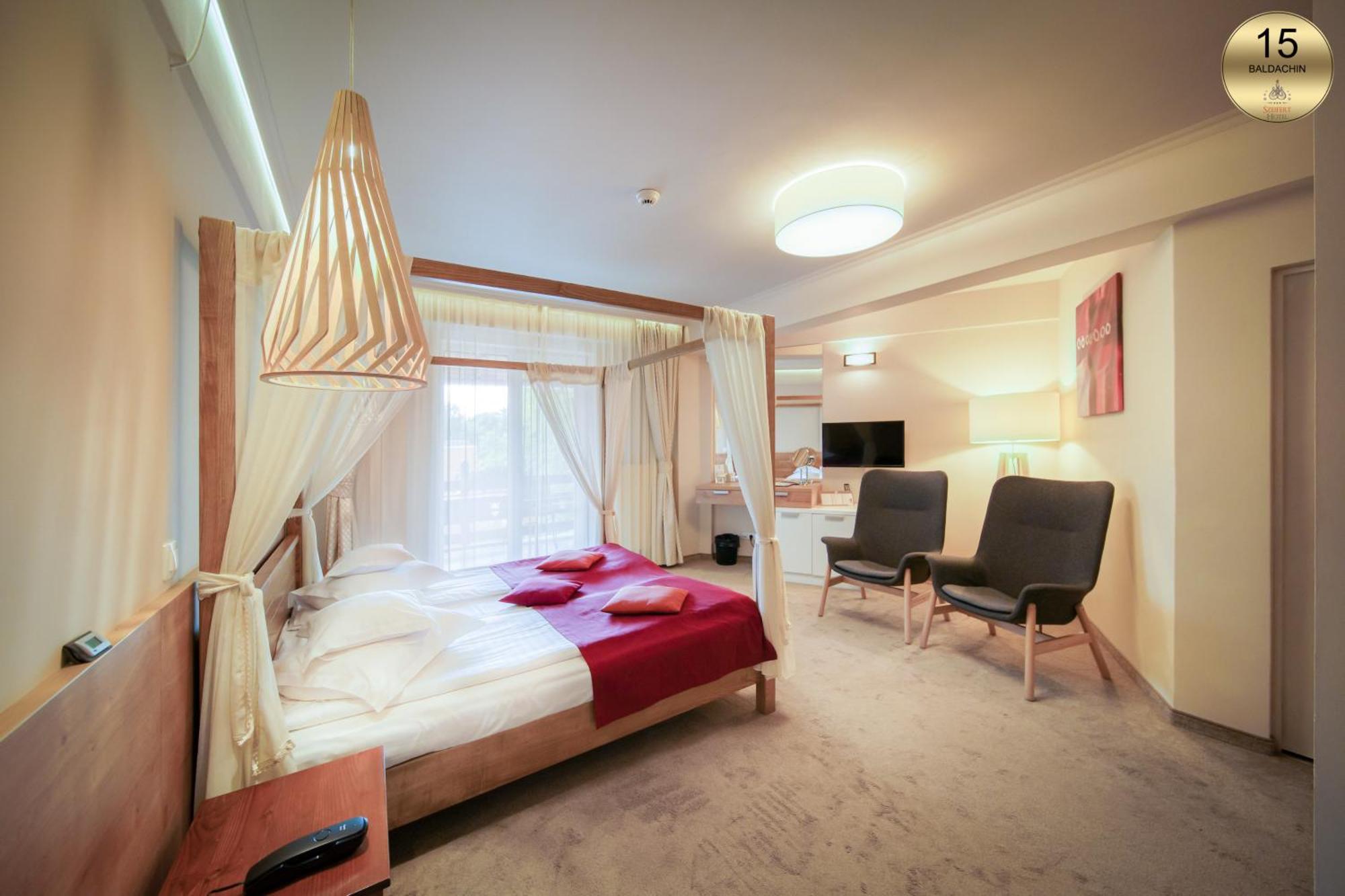 Hotel Szeifert Совата Экстерьер фото
