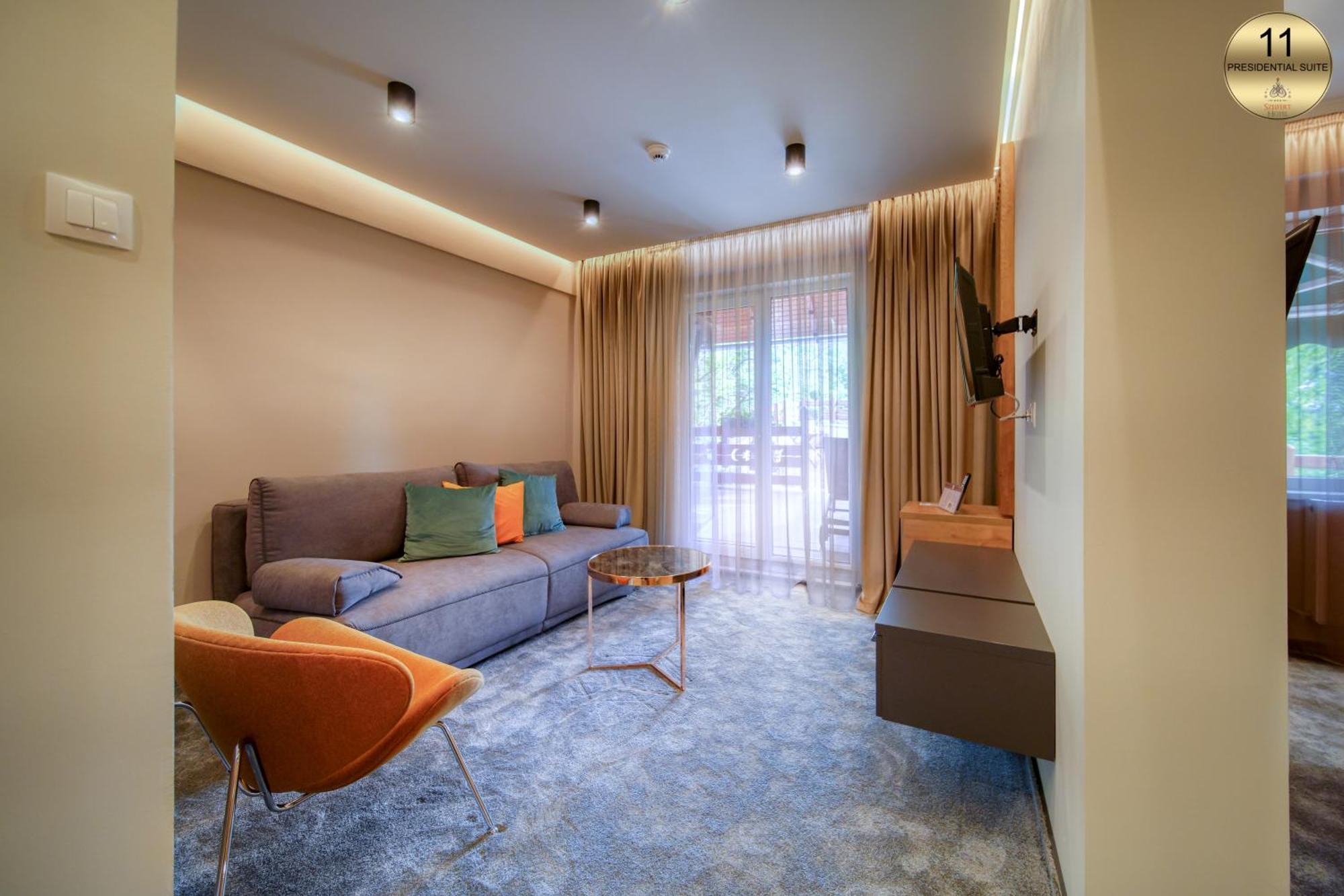 Hotel Szeifert Совата Экстерьер фото