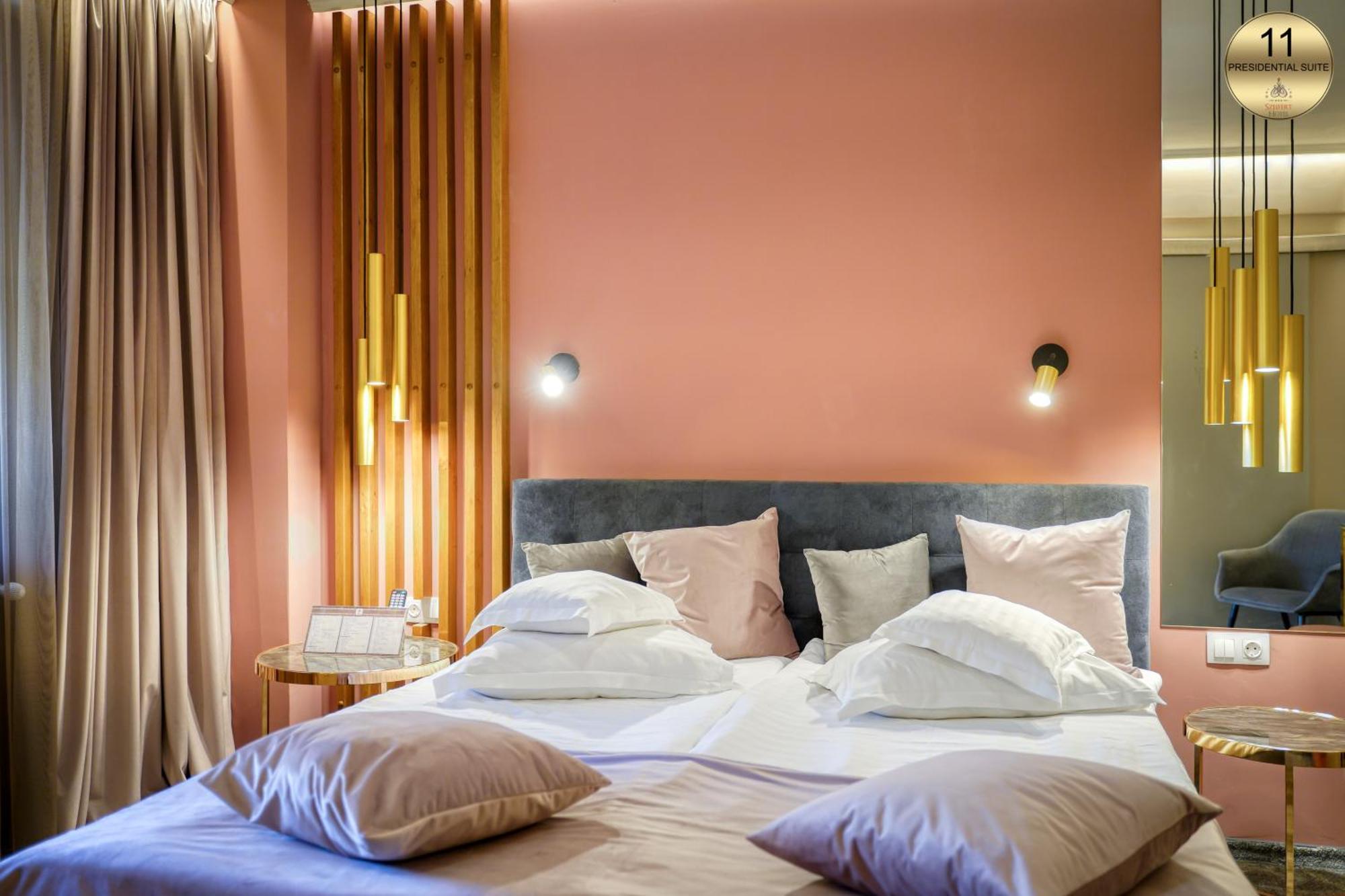 Hotel Szeifert Совата Экстерьер фото