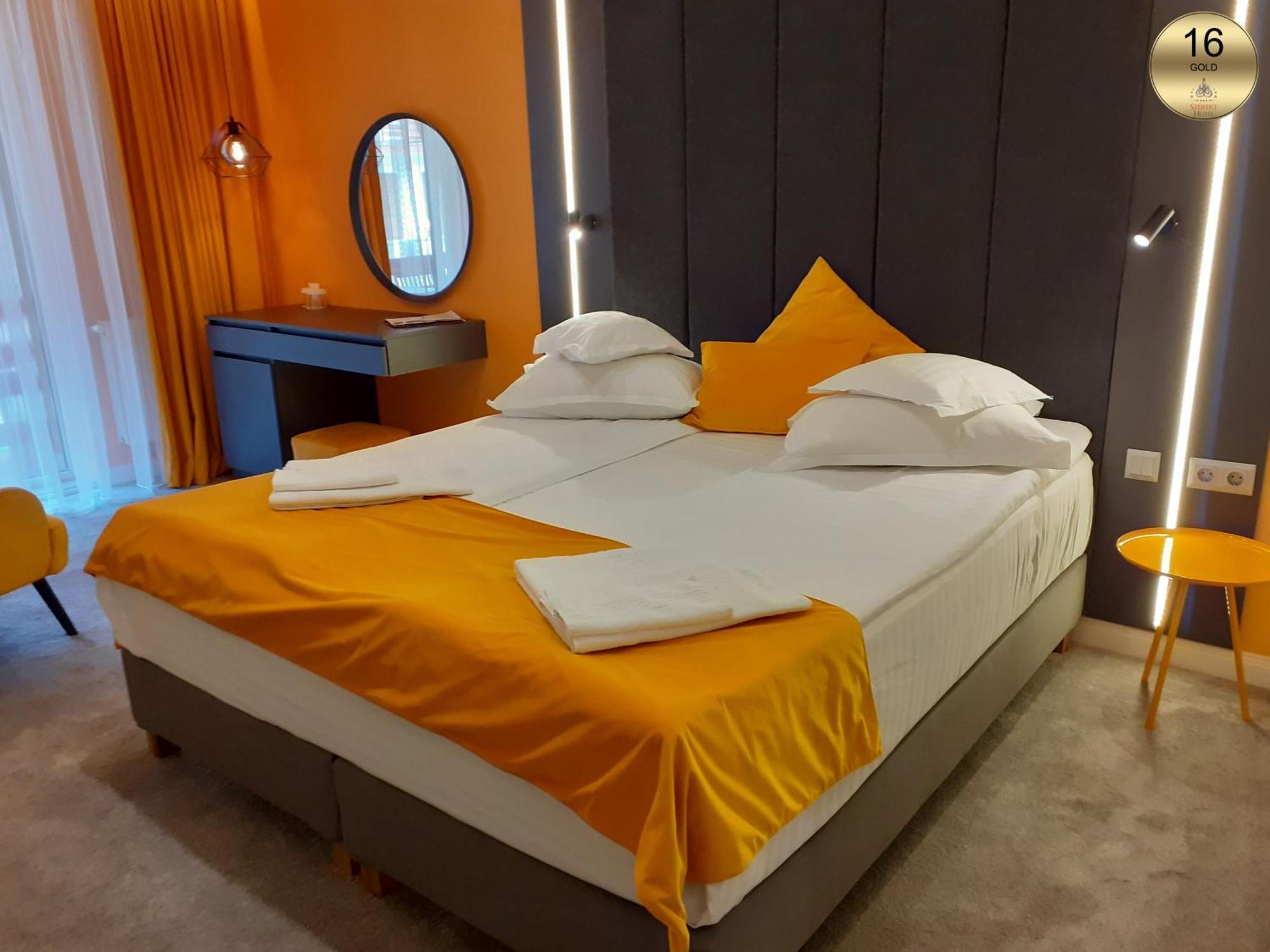 Hotel Szeifert Совата Экстерьер фото