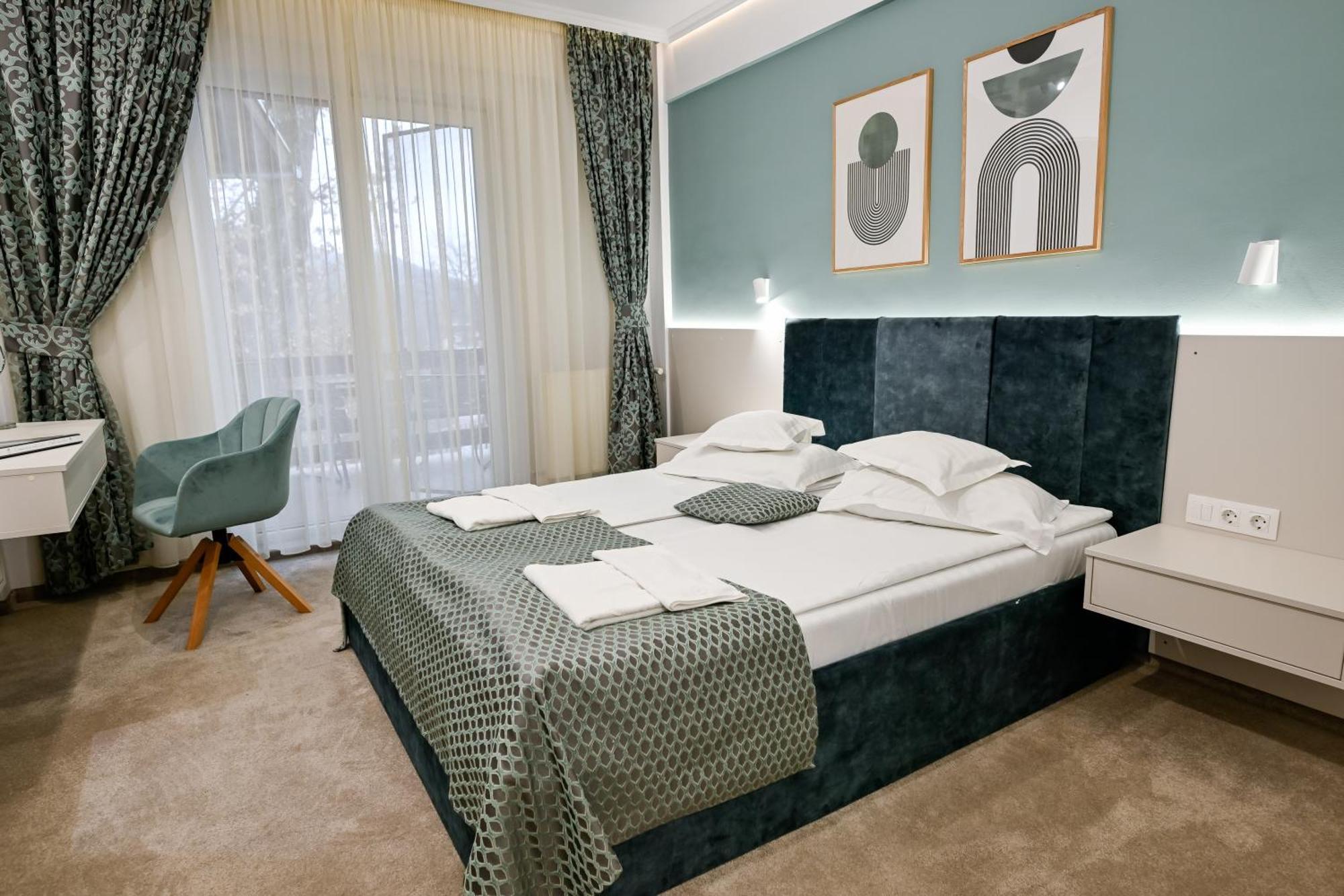 Hotel Szeifert Совата Экстерьер фото