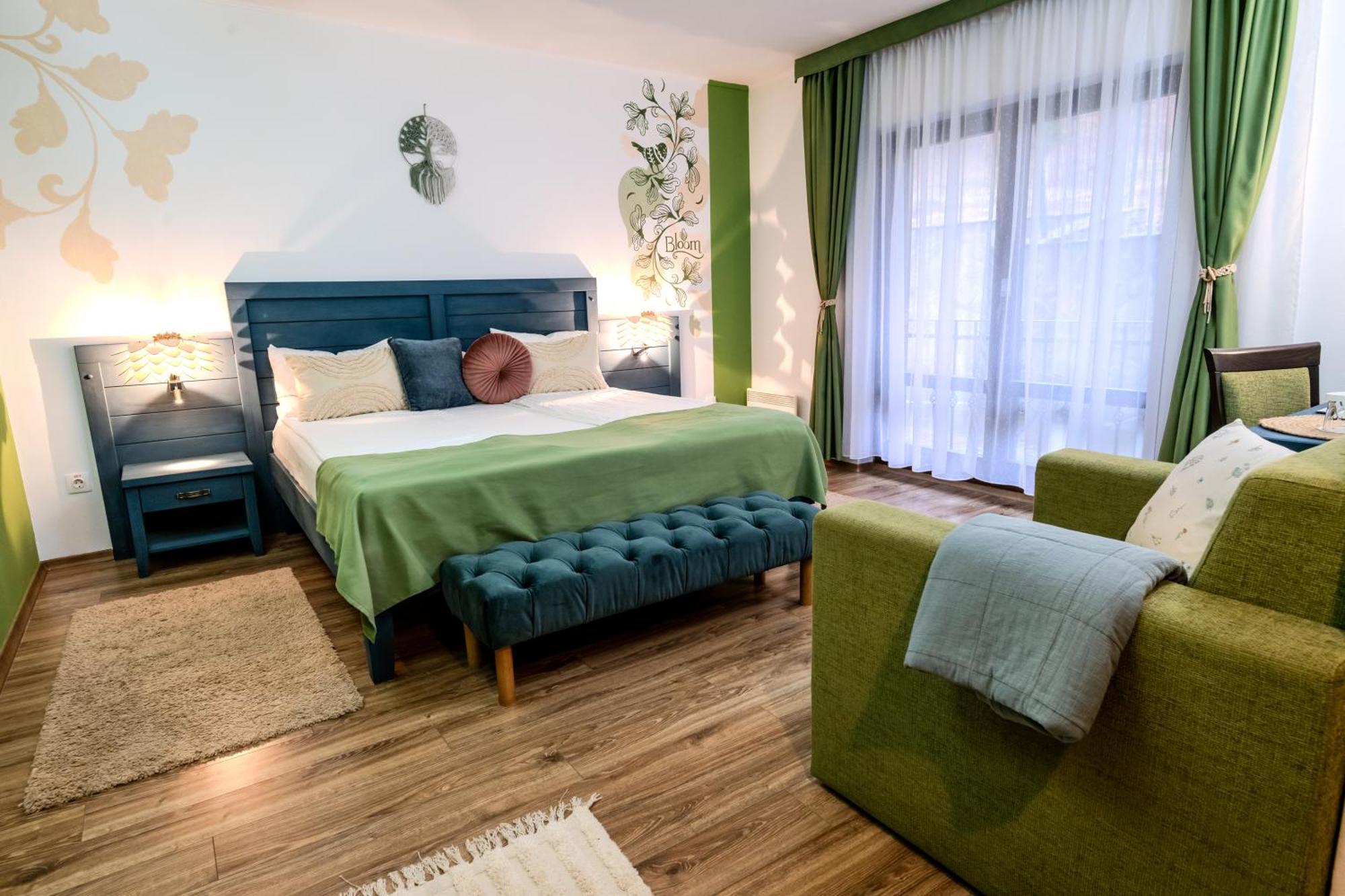Hotel Szeifert Совата Экстерьер фото