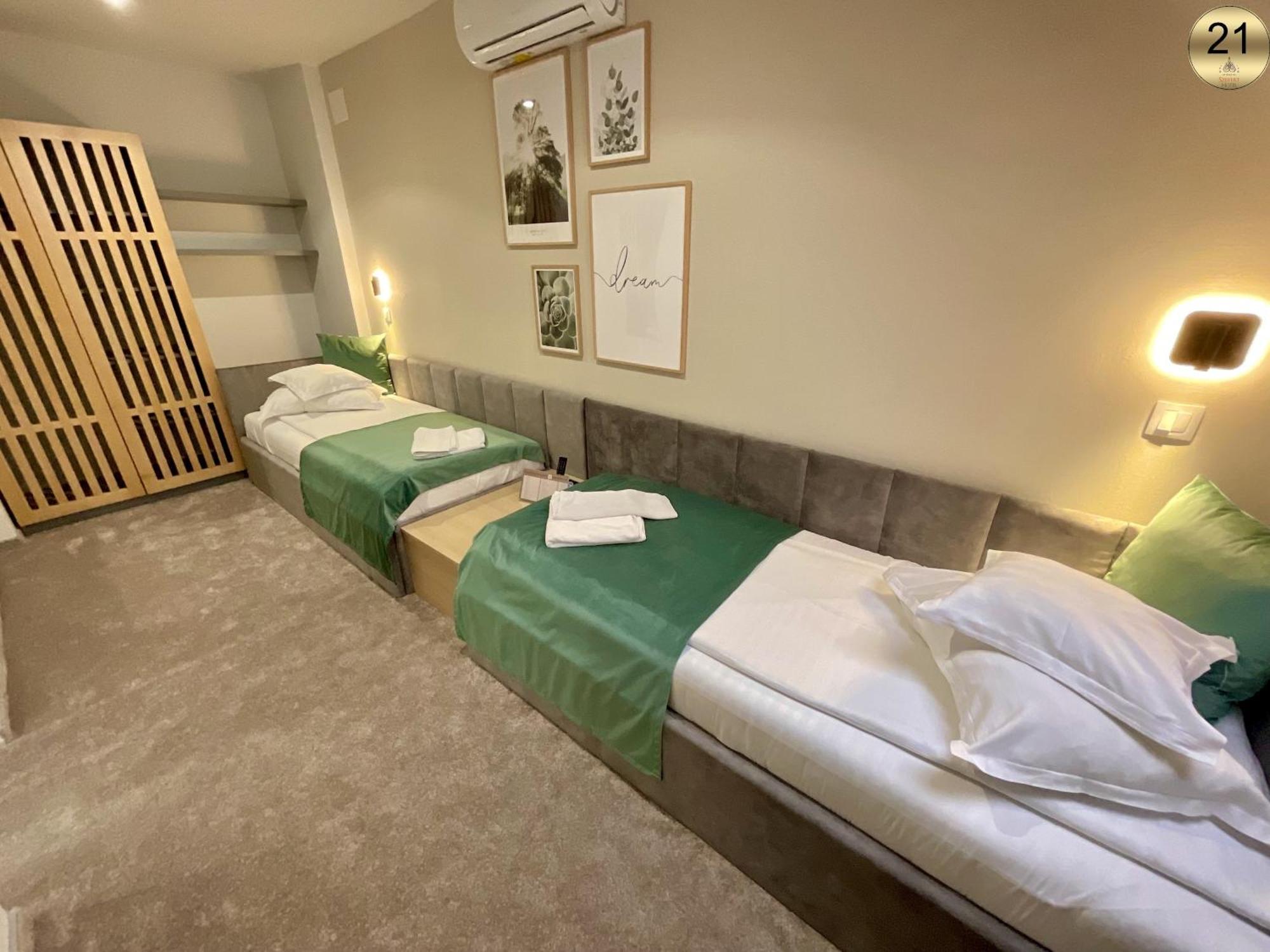 Hotel Szeifert Совата Экстерьер фото