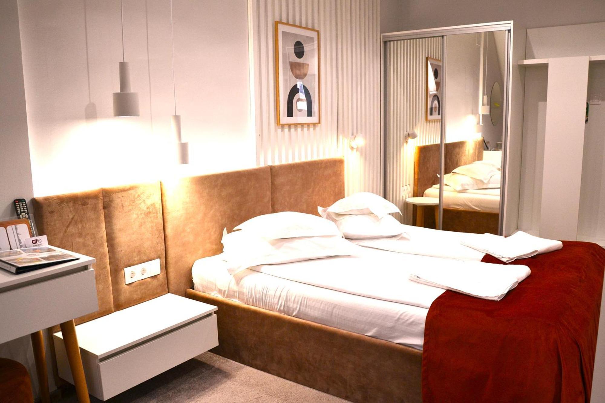 Hotel Szeifert Совата Экстерьер фото