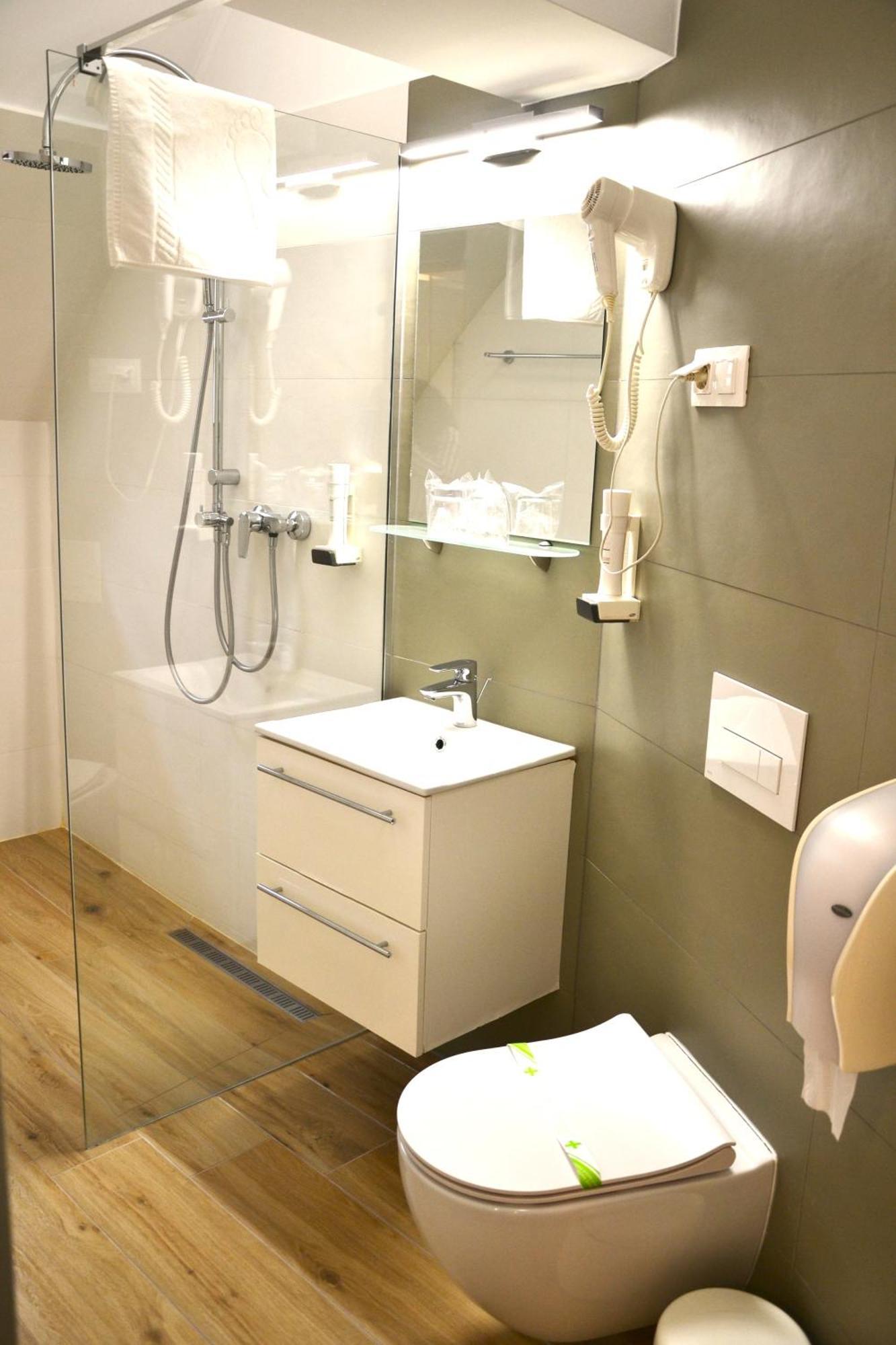 Hotel Szeifert Совата Экстерьер фото