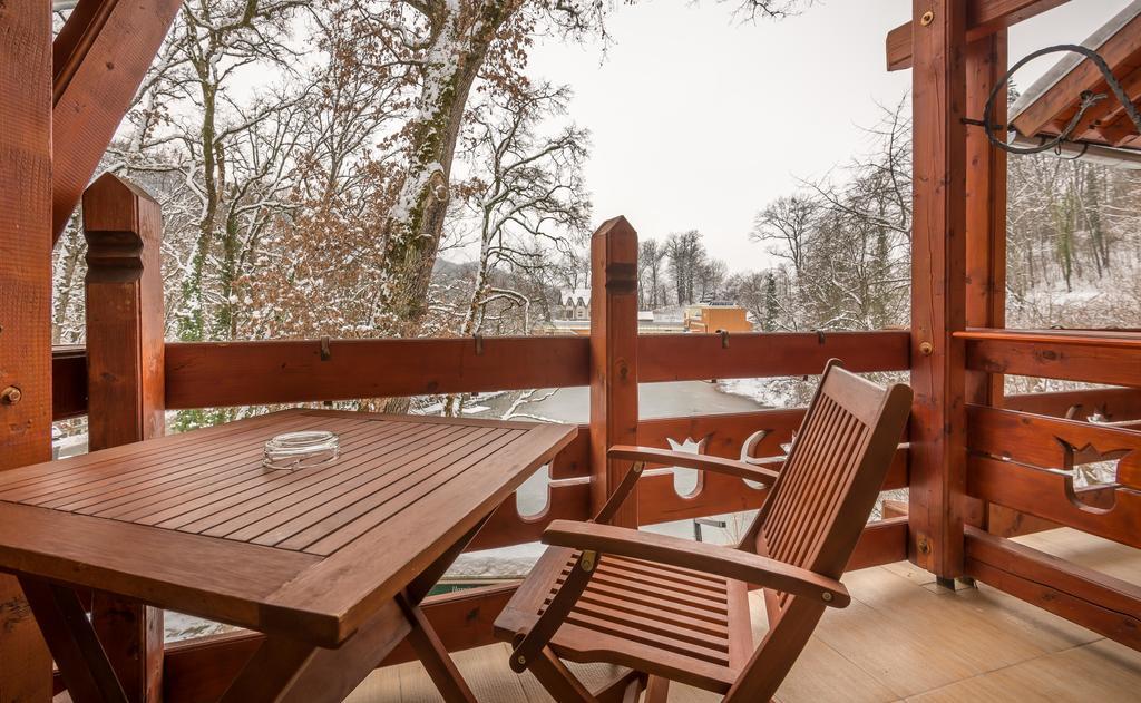 Hotel Szeifert Совата Экстерьер фото